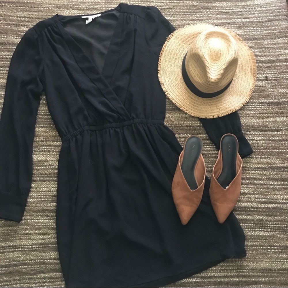Black Long Sleeve Wrap Dress // BCBG // Small